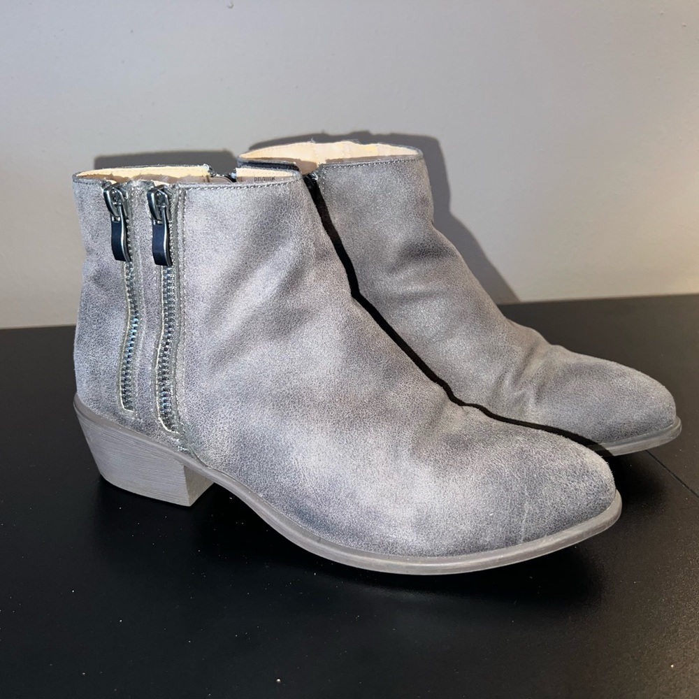 Gray Ankle Boots with Zipper Detail